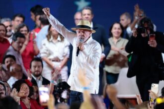 pt-oficializa-candidatura-de-lula-a-presidencia