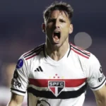 sao-paulo-entra-em-acordo-com-calleri,-e-renovacao-fica-pela-assinatura