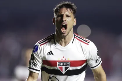 sao-paulo-entra-em-acordo-com-calleri,-e-renovacao-fica-pela-assinatura