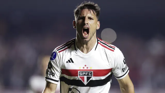 sao-paulo-entra-em-acordo-com-calleri,-e-renovacao-fica-pela-assinatura