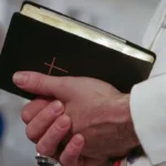 padre-e-nomeado-exorcista-em-sp,-e-arquidiocese-cita-necessidades-espirituais