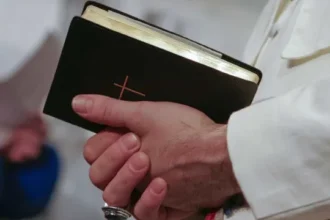 padre-e-nomeado-exorcista-em-sp,-e-arquidiocese-cita-necessidades-espirituais