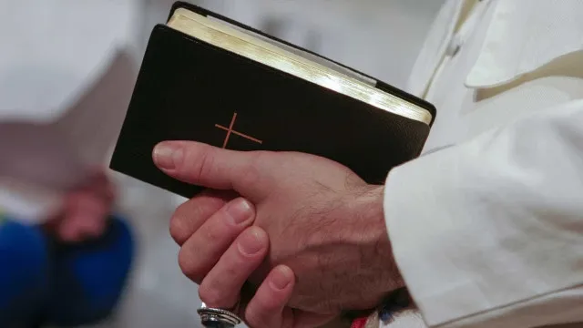 padre-e-nomeado-exorcista-em-sp,-e-arquidiocese-cita-necessidades-espirituais
