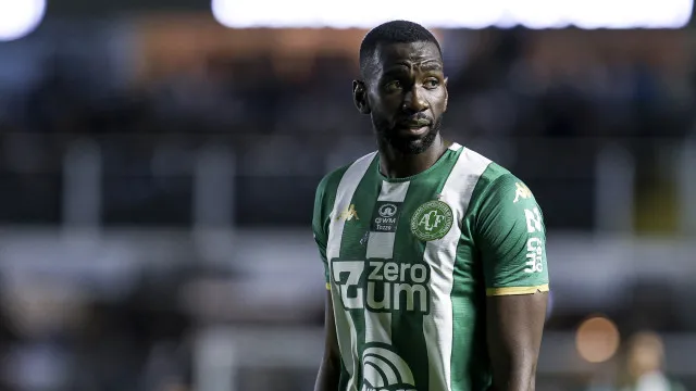 jogador-da-chapecoense-e-internado-com-lesao-no-pancreas-apos-enfrentar-cruzeiro