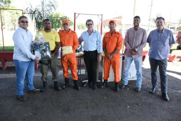 prefeitura-de-gurupi-entrega-equipamentos-de-protecao-para-reforcar-seguranca-de-brigadistas-e-equipe-do-viveiro-de-mudas