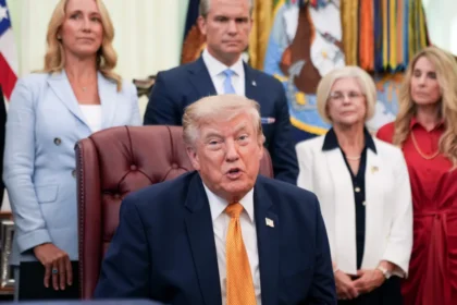 trump-diz-que-negociacao-com-ira-esta-em-curso-e-fala-em-“ultima-chance”