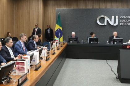 cnj-afasta-ex-juiza-da-lava-jato-por-dois-anos
