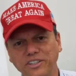 tarcisio-de-freitas-diz-que-nao-colocaria-o-bone-de-donald-trump-novamente