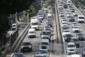 paralisacao-de-trens-causa-congestionamento-nas-ruas-de-sp