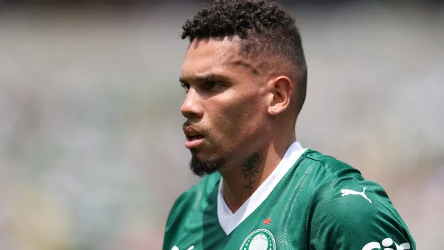 paulinho-se-lesiona-novamente-e-amplia-desfalques-no-palmeiras
