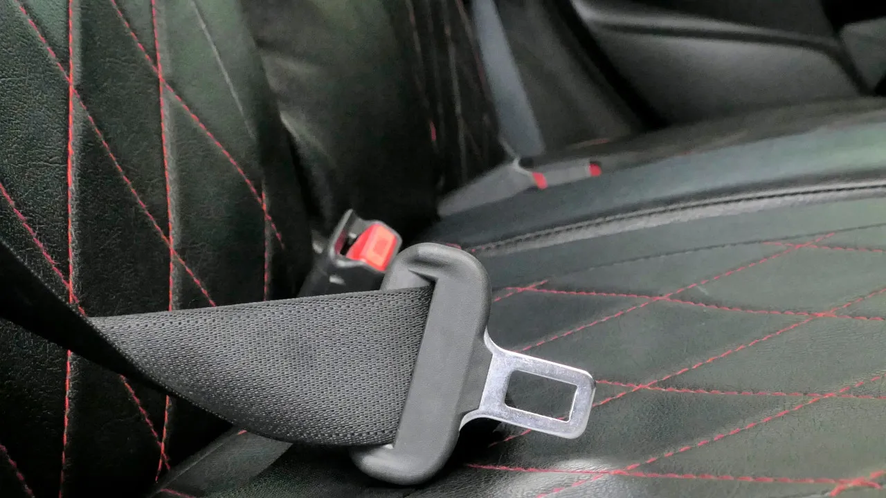 casal-e-flagrado-em-ato-sexual-enquanto-carro-circulava-na-espanha