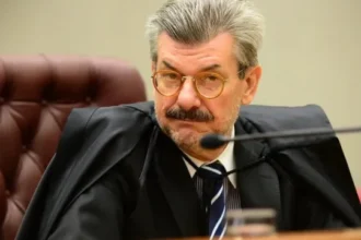pgr-troca-pedido-de-aposentadoria-compulsoria-de-buzzi-por-demissao-do-stj