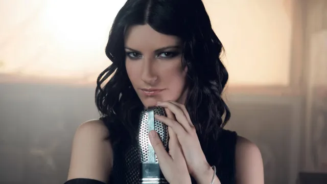 laura-pausini-fala-de-feat-com-sandy-e-alfineta-artistas-atuais