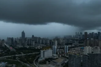 ciclone-bomba-pode-se-formar-nesta-sexta;-sudeste-tera-maior-risco
