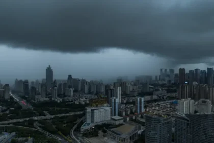 ciclone-bomba-pode-se-formar-nesta-sexta;-sudeste-tera-maior-risco