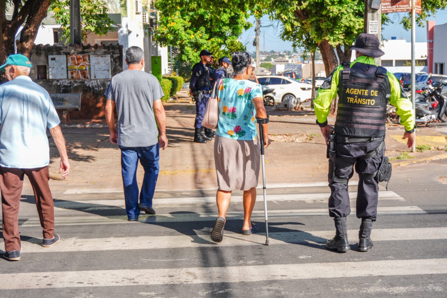 astt-realiza-acao-educativa-em-alusao-ao-dia-internacional-do-pedestre-em-araguaina