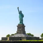bebe-de-5-meses-e-mulher-morrem-apos-barco-virar-em-nova-york