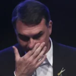 flavio-escreve-carta-a-bolsonaro,-chora-e-diz-que-proibir-visita-no-dia-dos-pais-e-desumano