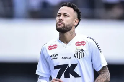 santos-usa-embalo-de-vaga-na-copa-do-brasil-para-reagir-no-brasileirao-contra-o-athletico-pr