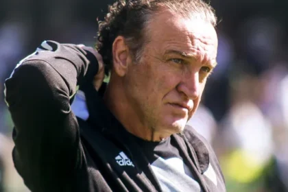 cuca-descarta-deixar-o-santos-apos-derrota-e-cobra-reacao-imediata
