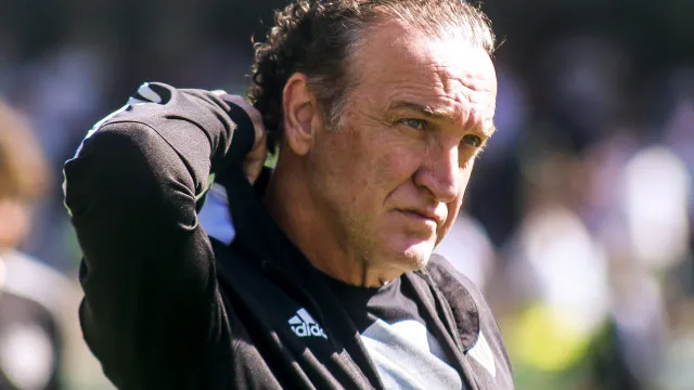 cuca-descarta-deixar-o-santos-apos-derrota-e-cobra-reacao-imediata