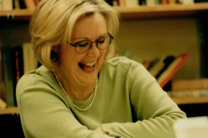 morre-tedde-moore,-de-‘uma-historia-de-natal’-e-‘uma-historia-de-verao’,-aos-79
