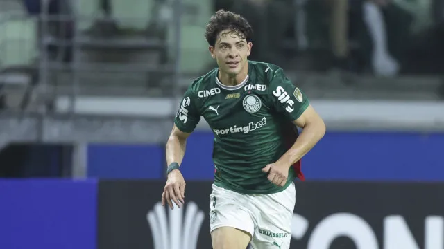 r$508m:-titular-do-palmeiras-recebe-oferta-para-deixar-o-clube
