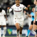 fluminense-domina,-vence-e-complica-botafogo-no-brasileirao-feminino