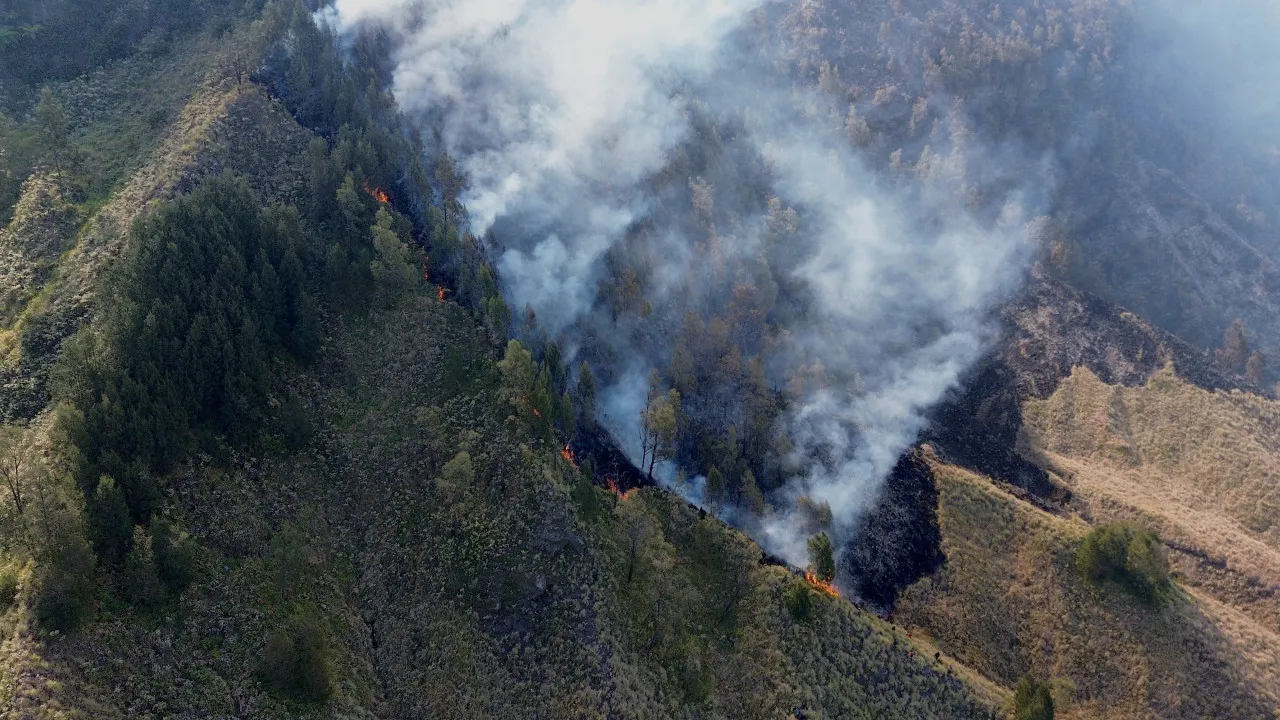 incendios-fecham-escolas-e-mobilizam-48-mil-bombeiros-na-indonesia