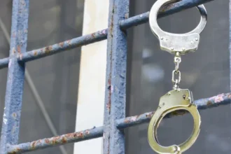 italiano-e-preso-por-racismo-contra-cantora-em-morro-de-sao-paulo:-‘ele-me-chamou-de-escrava’