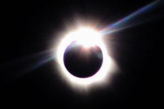 brasileiros-poderao-ver-eclipse-solar-por-transmissao-na-internet
