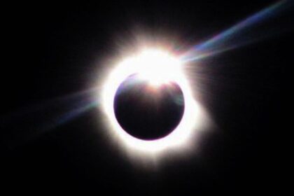 brasileiros-poderao-ver-eclipse-solar-por-transmissao-na-internet