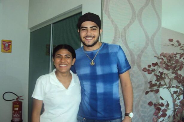 mulher-que-estudou-com-henrique-relembra-popularidade-do-cantor-na-escola:-‘garoto-descolado’