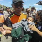 barco-pega-fogo-com-mais-de-170-pessoas-a-bordo-na-indonesia;-veja