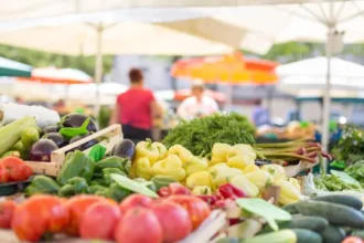 apos-lutador-denunciar-golpe,-mercadao-diz-que-os-precos-das-frutas-estavam-expostos-na-loja