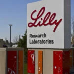 eli-lilly-processa-seis-empresas-nos-eua-por-venda-ilegal-de-retatrutida,-molecula-ainda-em-pesquisa