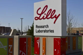 eli-lilly-processa-seis-empresas-nos-eua-por-venda-ilegal-de-retatrutida,-molecula-ainda-em-pesquisa