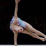 babi-e-maria-eduarda-brilham-em-1o-dia-do-mundial-de-ginastica-ritmica