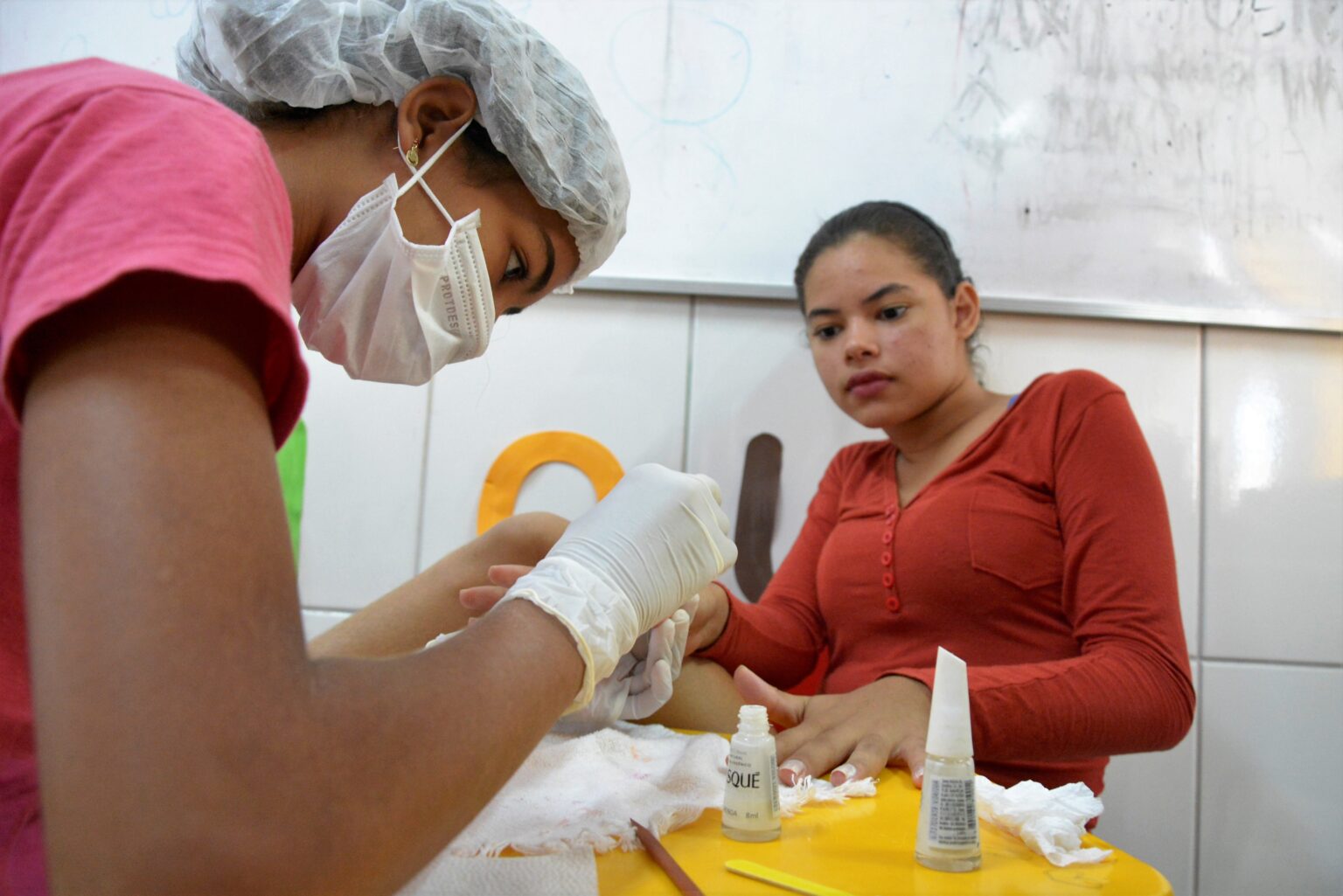casa-do-empreendedor-de-araguaina-oferta-cursos-gratuitos-de-maquiador-e-manicure-e-pedicure
