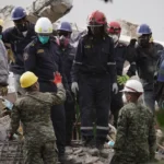 bebe-de-3-meses-e-resgatado-de-escombros-na-colombia;-mae-segue-soterrada