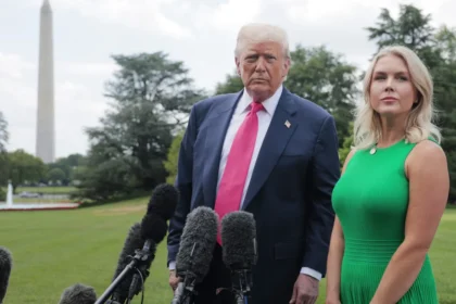trump-perde-uma-peca-chave:-a-dificil-sucessao-de-karoline-leavitt