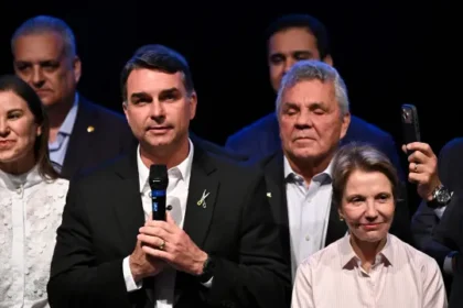plano-de-governo-de-flavio-bolsonaro-propoe-limites-ao-stf-e-rebate-discurso-de-lula-sobre-soberania