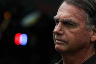 bolsonaro-pede-ao-stf-para-se-consultar-com-a-nora,-que-e-dentista