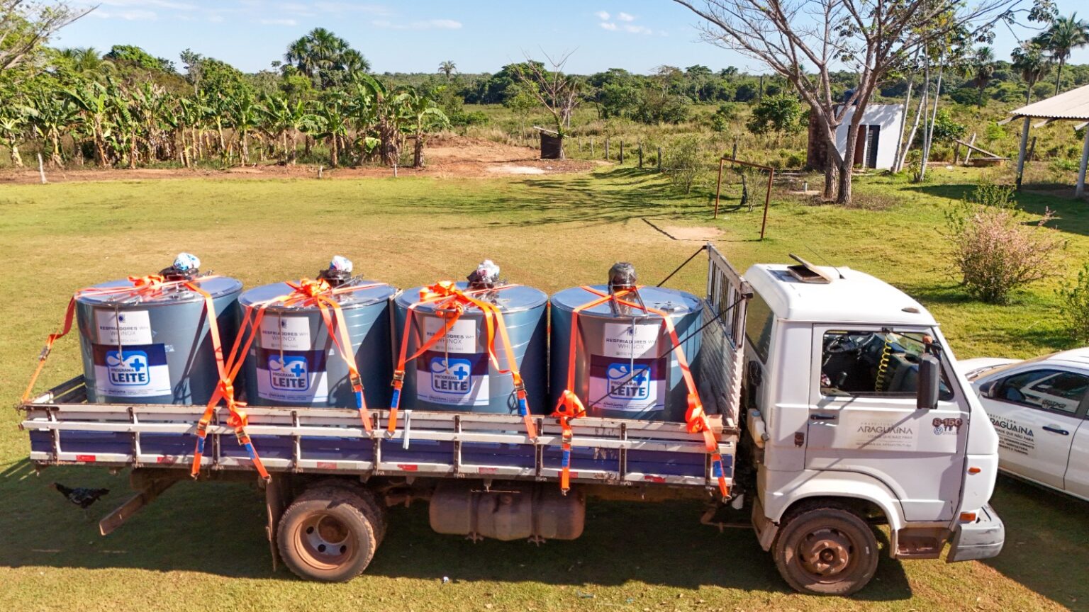 prefeitura-de-araguaina-aumenta-apoio-aos-produtores-rurais-com-entrega-de-15-tanques-resfriadores-para-armazenamento-de-leite
