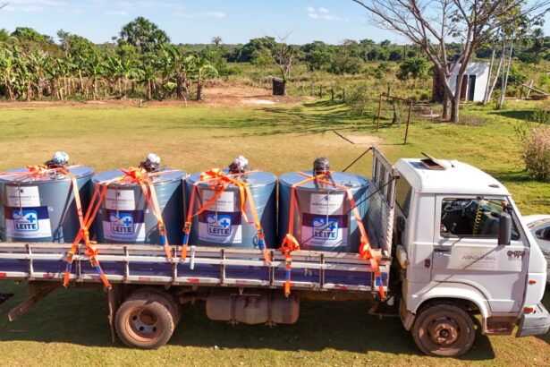 prefeitura-de-araguaina-aumenta-apoio-aos-produtores-rurais-com-entrega-de-15-tanques-resfriadores-para-armazenamento-de-leite
