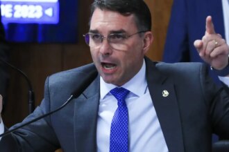 missao-pede-investigacao-sobre-filiacao-falsa-de-flavio-ao-partido