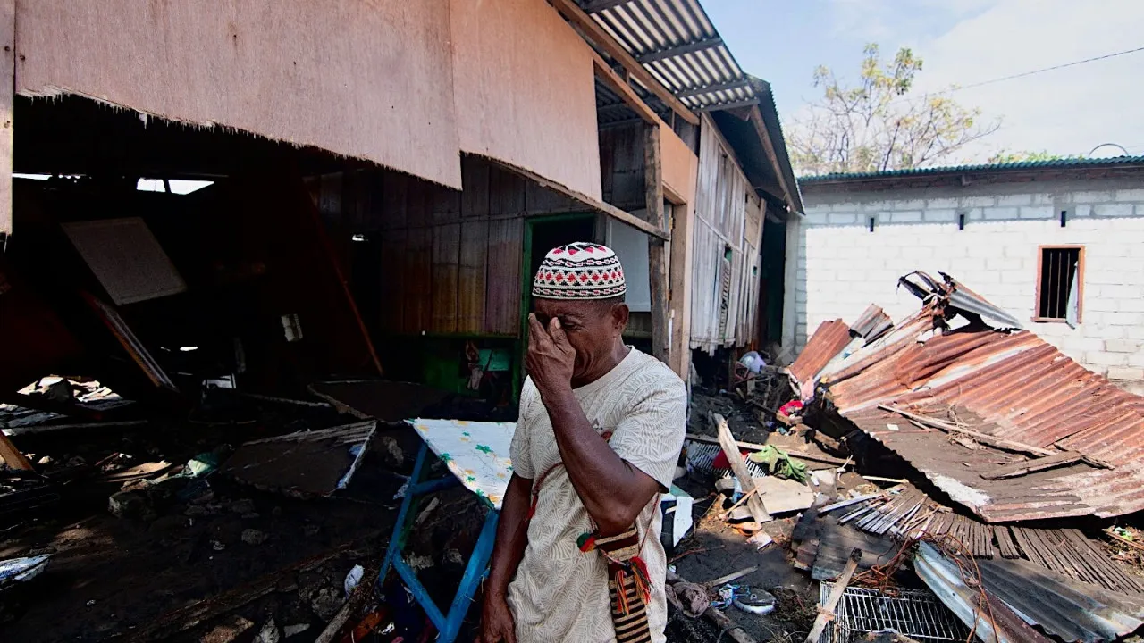 sobe-para-50-o-numero-de-mortos-apos-terremoto-na-indonesia