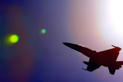 drone-que-invadiu-espaco-aereo-da-romenia-e-abatido-por-caca-da-otan