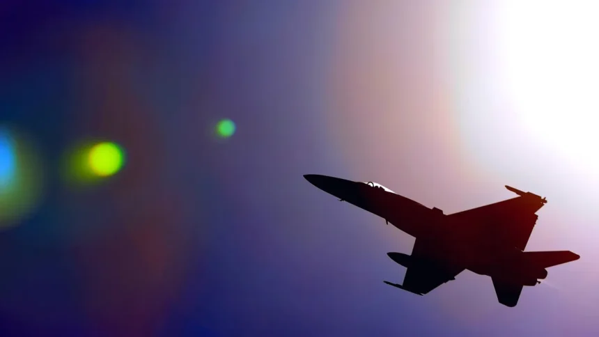 drone-que-invadiu-espaco-aereo-da-romenia-e-abatido-por-caca-da-otan