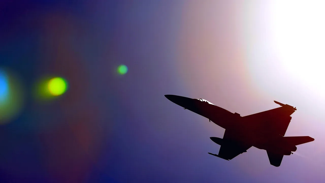 drone-que-invadiu-espaco-aereo-da-romenia-e-abatido-por-caca-da-otan